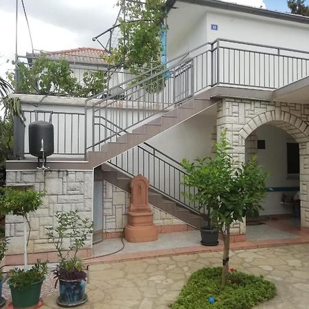 Apartment Hajduk Starigrad Paklenica Bagian luar foto