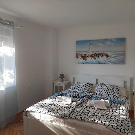 Apartment Hajduk Starigrad Paklenica Bagian luar foto