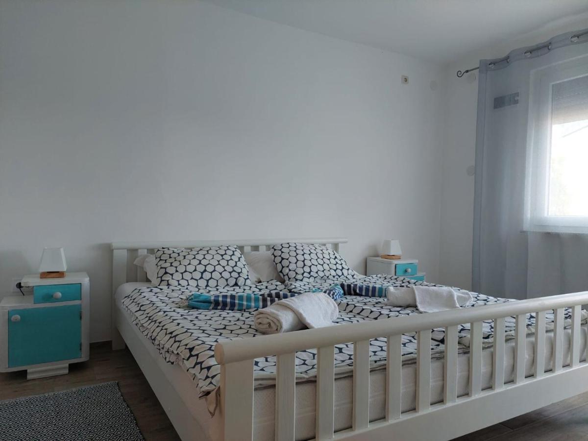 Apartment Hajduk Starigrad Paklenica Bagian luar foto