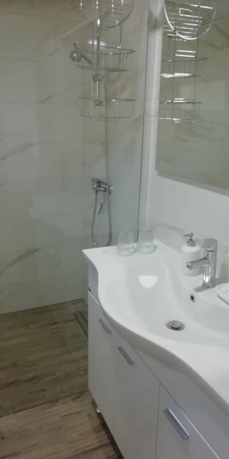 Apartment Hajduk Starigrad Paklenica Bagian luar foto
