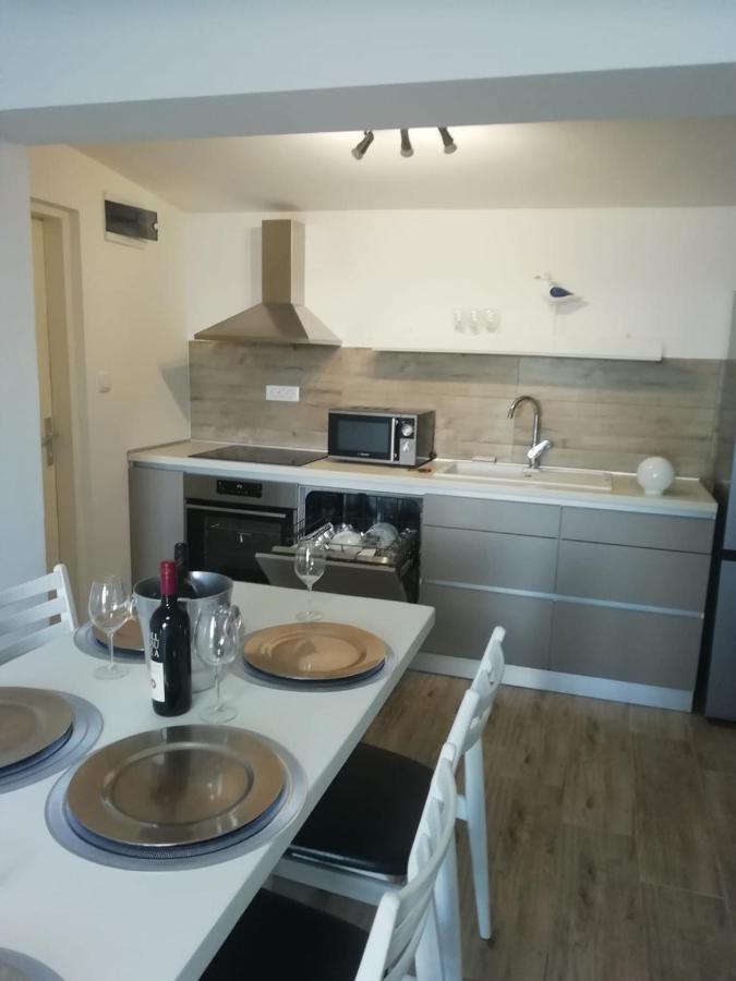Apartment Hajduk Starigrad Paklenica Bagian luar foto